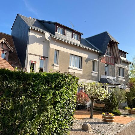 Logis Hotel Le Saint Florent Mont-près-Chambord Exteriér fotografie