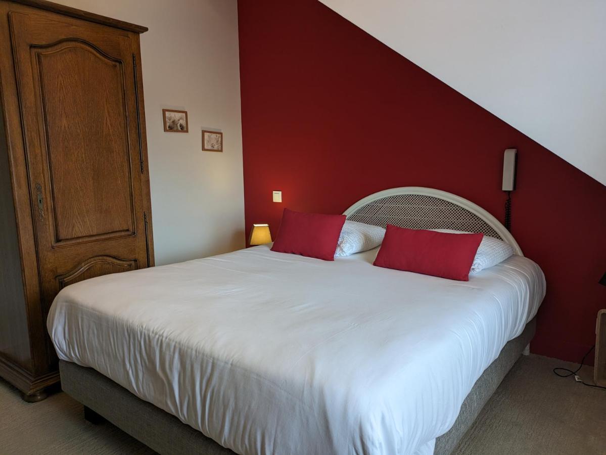 Logis Hotel Le Saint Florent Mont-près-Chambord Exteriér fotografie