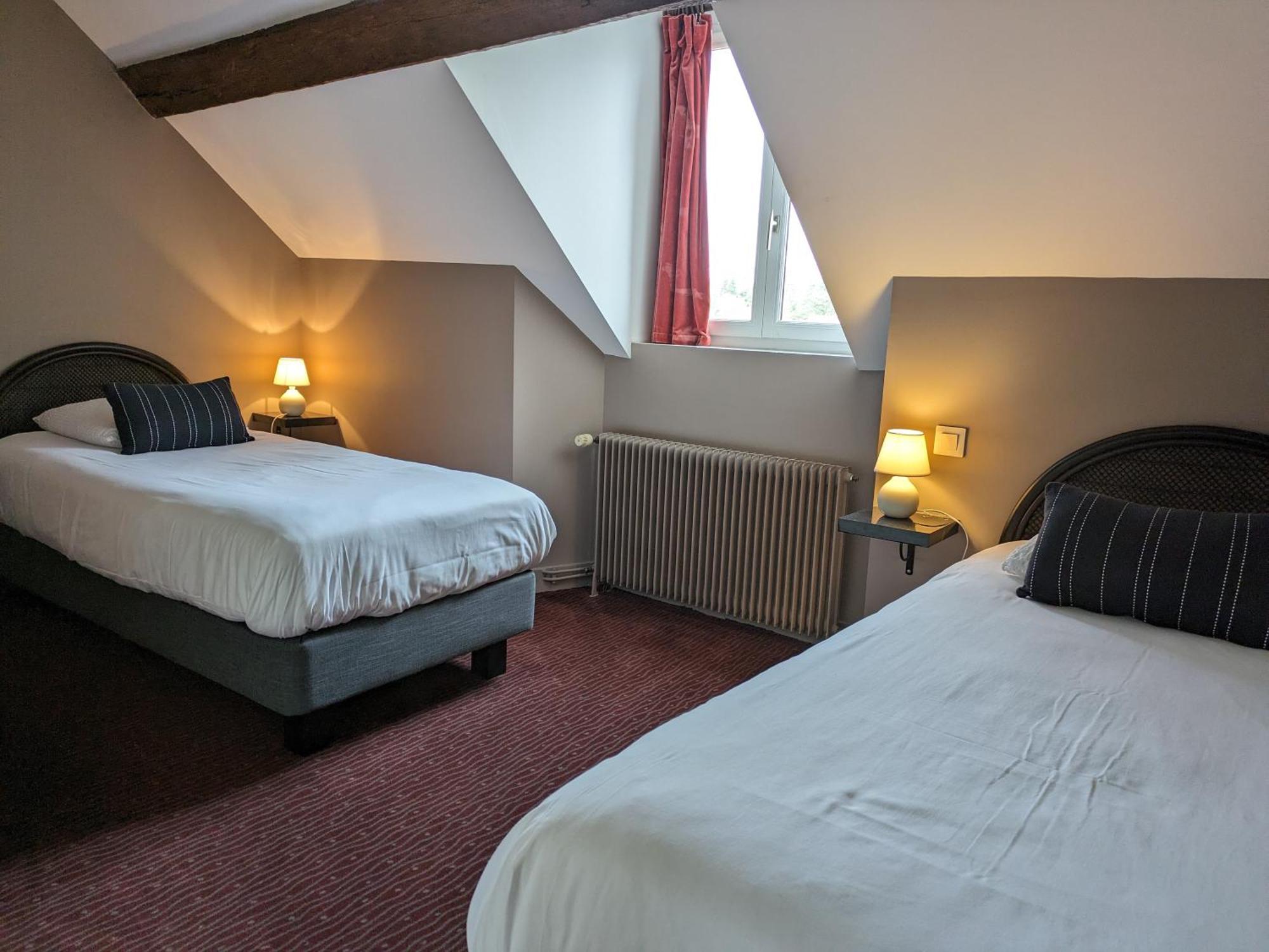 Logis Hotel Le Saint Florent Mont-près-Chambord Exteriér fotografie