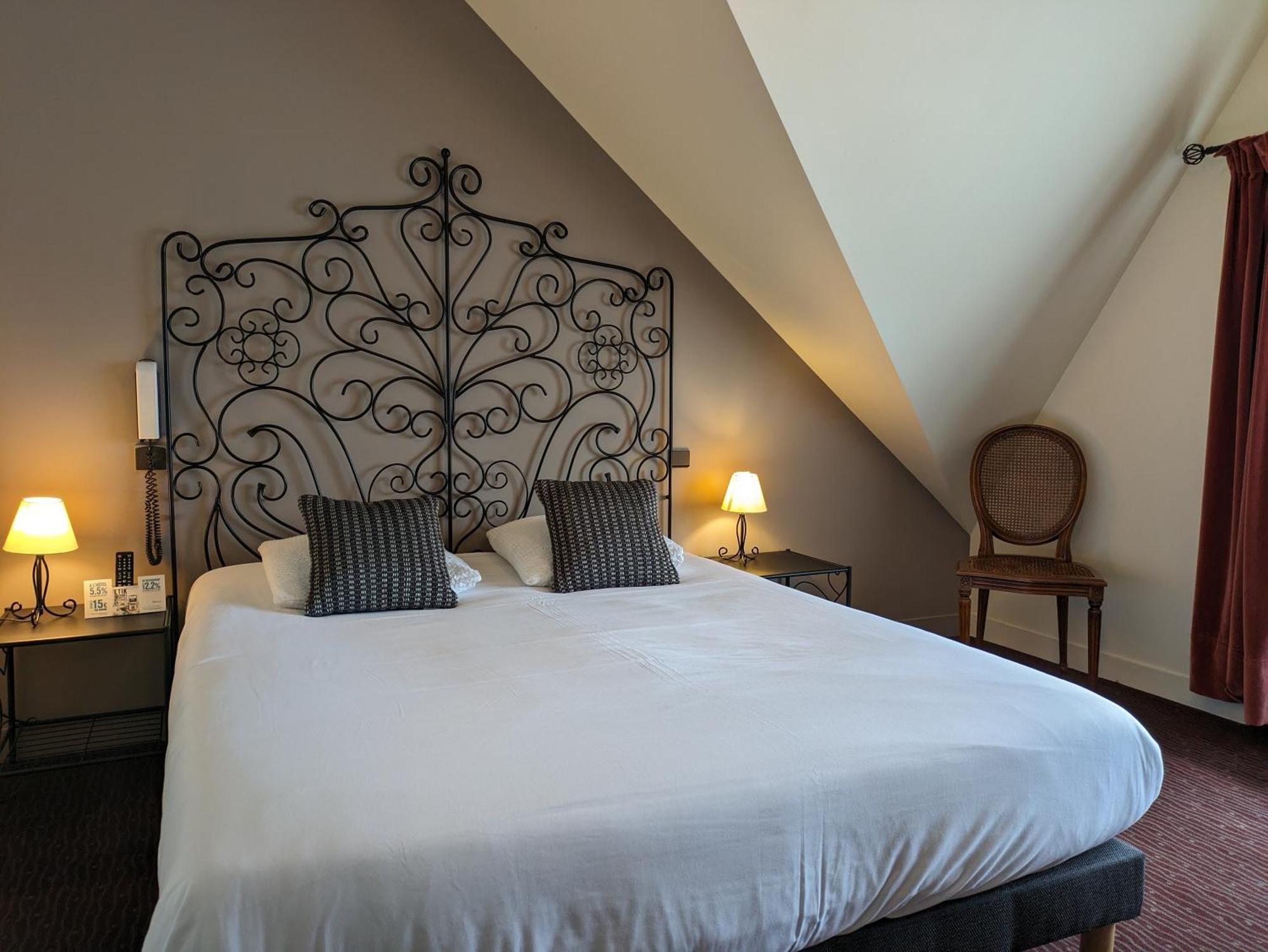 Logis Hotel Le Saint Florent Mont-près-Chambord Exteriér fotografie