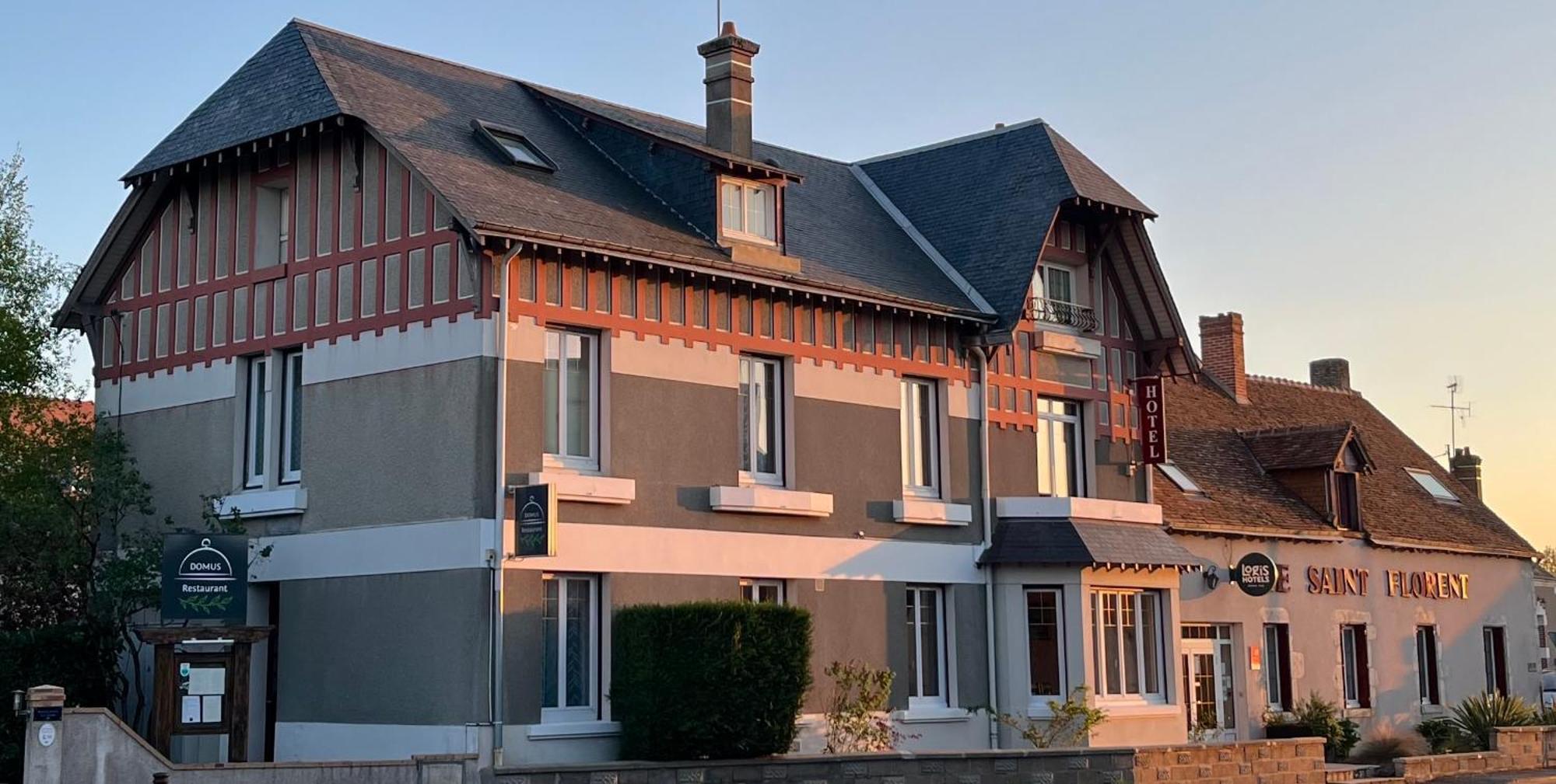 Logis Hotel Le Saint Florent Mont-près-Chambord Exteriér fotografie